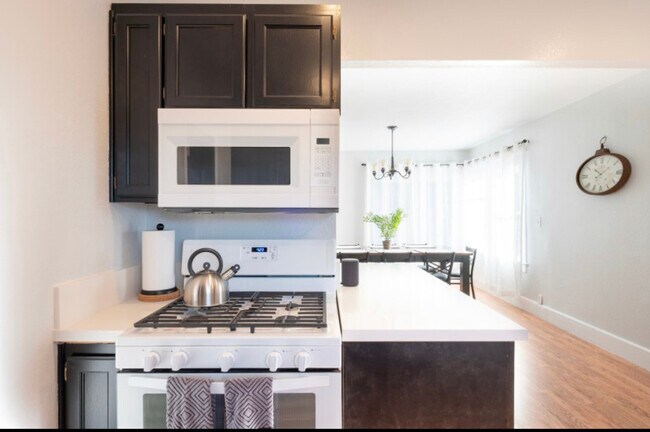 Foto del edificio - 2526 Horton Ave