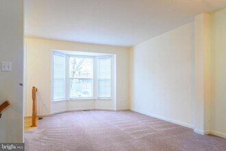 Building Photo - 3842 Koval Ln