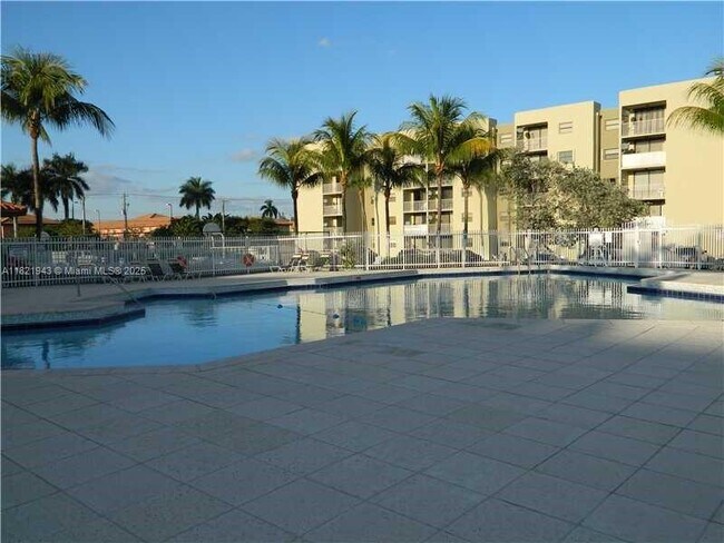 Foto del edificio - 8185 NW 7th St