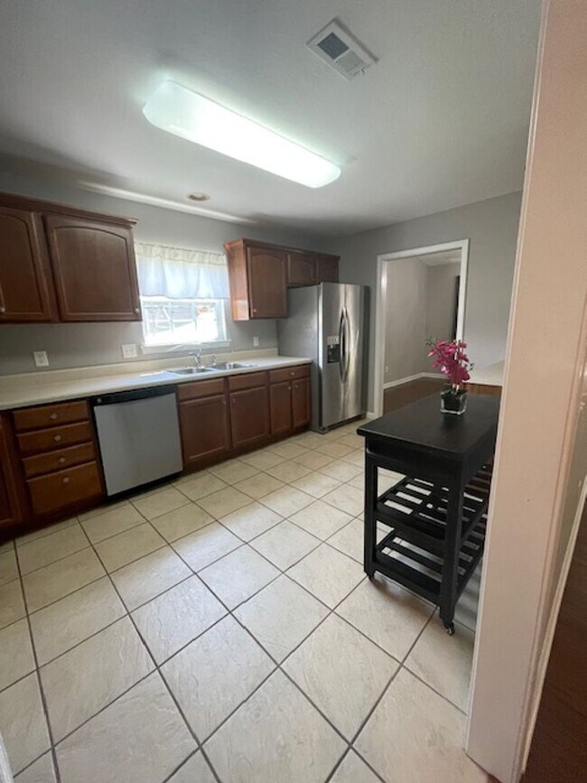 Foto del edificio - Maryville 37804 - 3 bedroom, 2 bath brick ...