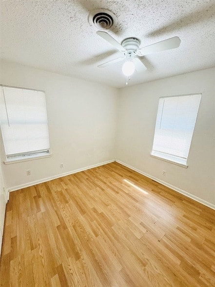 Foto del edificio - 1521 Longview St