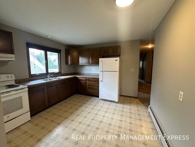 Foto del edificio - Spacious 2 Bedroom Apartment