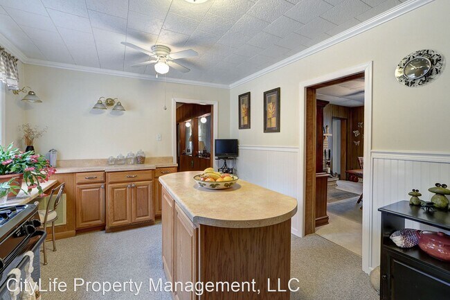 Foto del edificio - 4 br, 1 bath House - 1083 Saxonburg Blvd