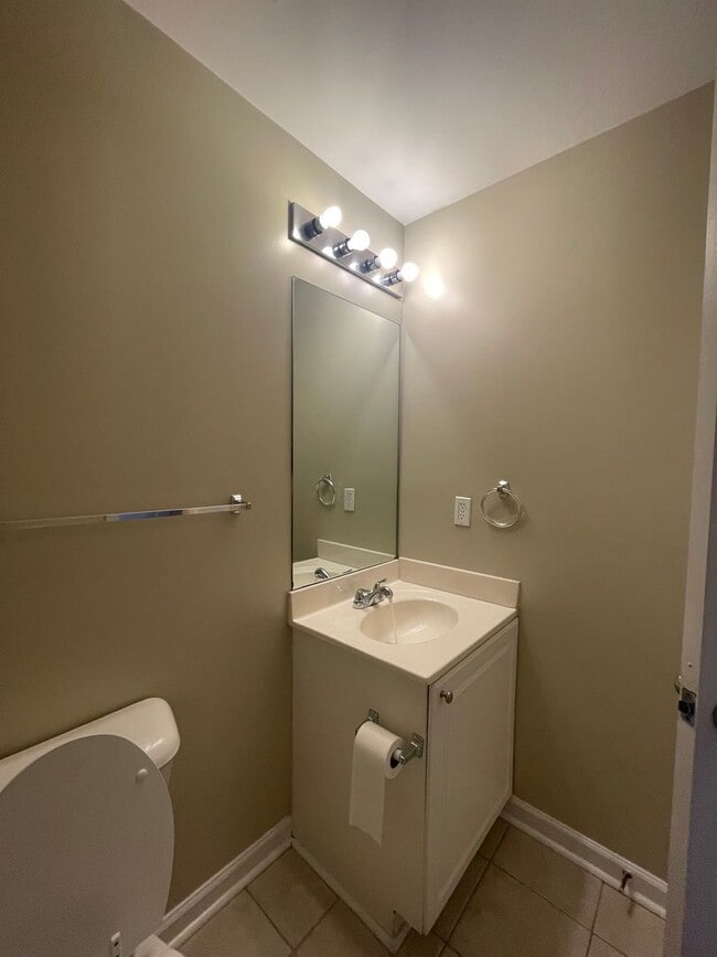 Foto del edificio - 18-1825 Whittaker