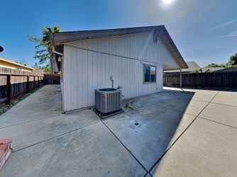 Building Photo - 665 Alice Rae Cir
