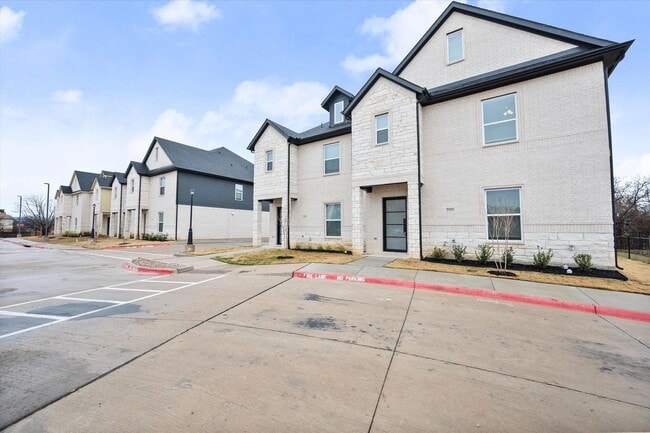 Foto del edificio - Brand New Arlington Townhome