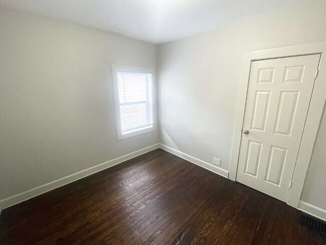 Foto del edificio - 3 Bedroom with Central AC