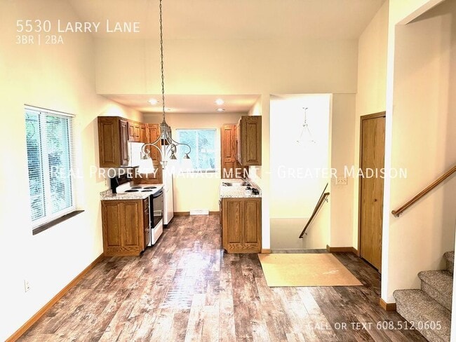 Foto del edificio - 5530 Larry Ln