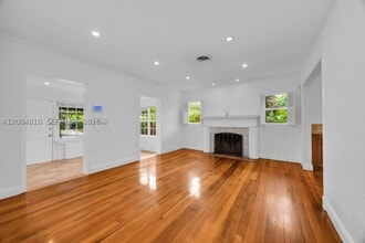 Building Photo - 537 Zamora Ave
