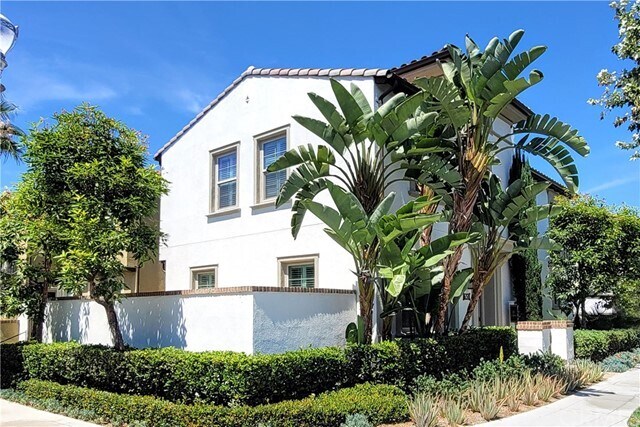 Building Photo - 651 E Valencia St