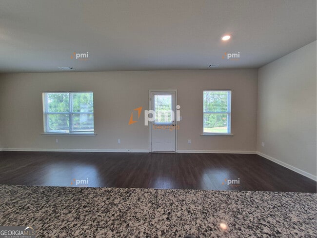Building Photo - 122 Innis Brk Cir SW