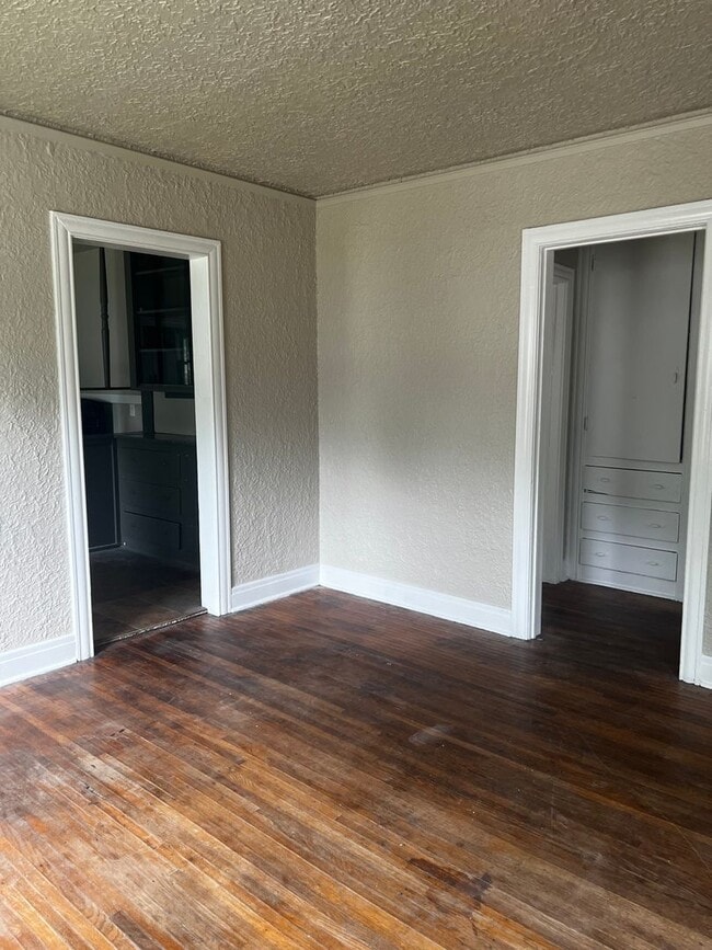 Foto del edificio - 2901 Tilles Ave