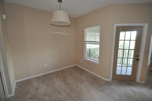 Foto del edificio - Residences at Sabal Point: 3 bed/2 bath - 3rd floor unit