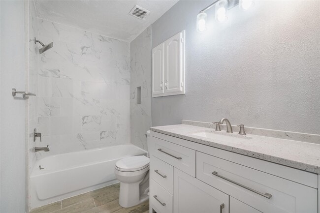 Foto del edificio - 20230 Regents Corner Ln