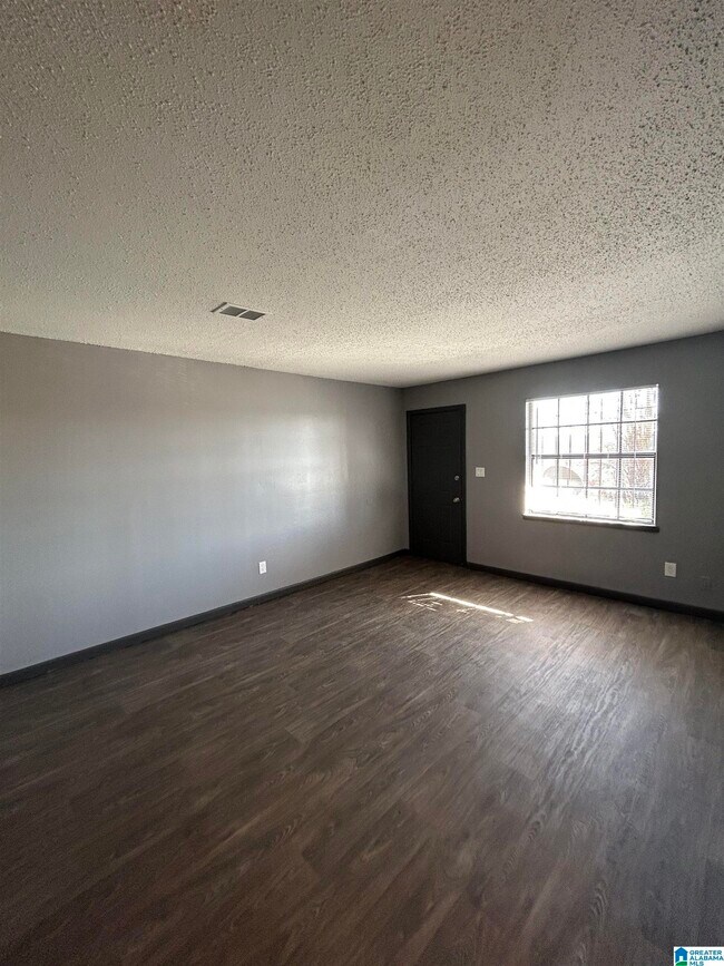 Foto del edificio - 2416 31st St Ensley