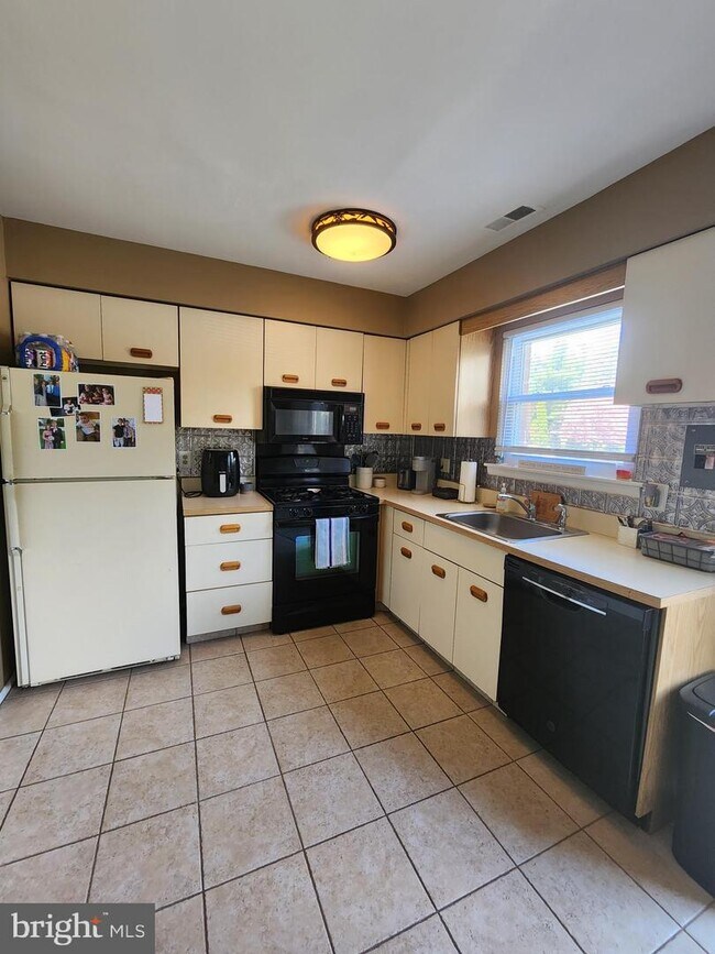 31 Turtle Creek Dr, Medford, NJ 08055 Townhome Rentals in Medford NJ