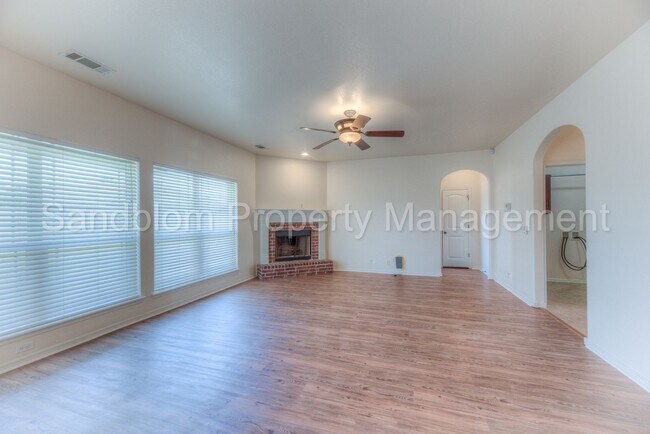 Foto del edificio - 3295 S 204th E Ave