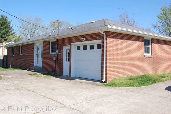 Building Photo - 3 br, 1.5 bath House - 2096 Pea Ridge Road