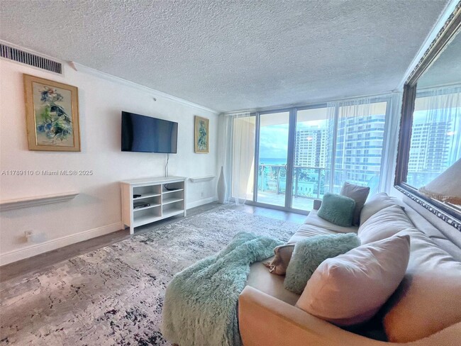 Foto del edificio - 2501 S Ocean Dr