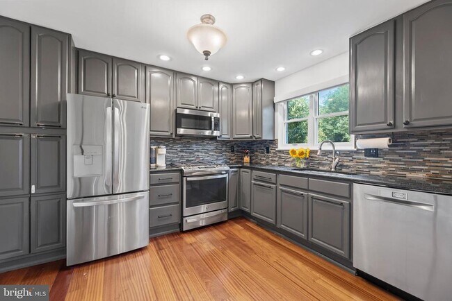 Foto del edificio - 1621 Clearview Ave