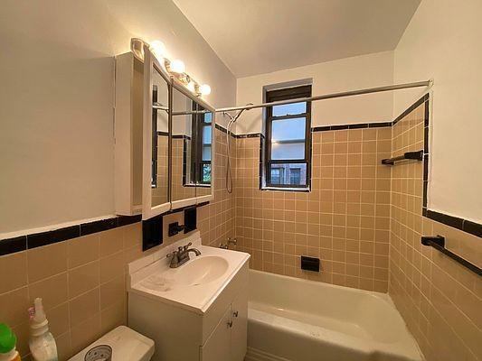 Foto del edificio - 1 bedroom in BRONX NY 10471