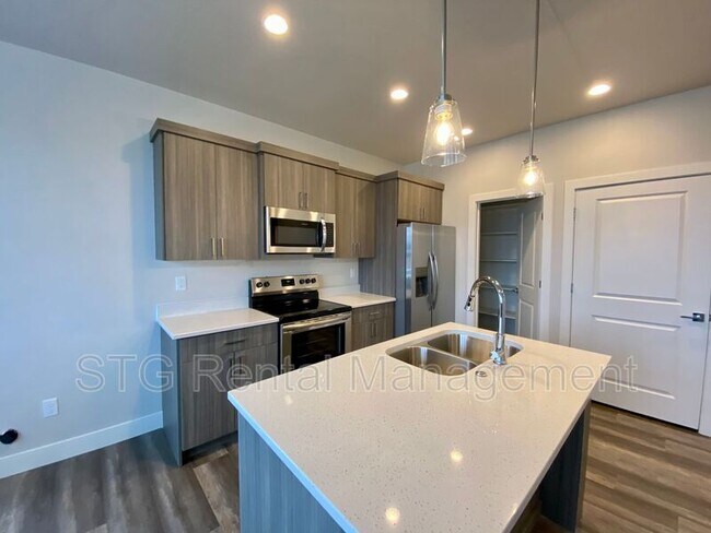 Foto del edificio - 438 N Stone Mountain Dr