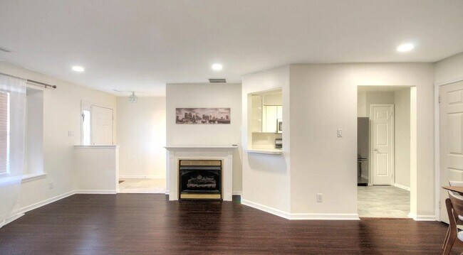 Foto del edificio - 4402 Aberdeen Ln