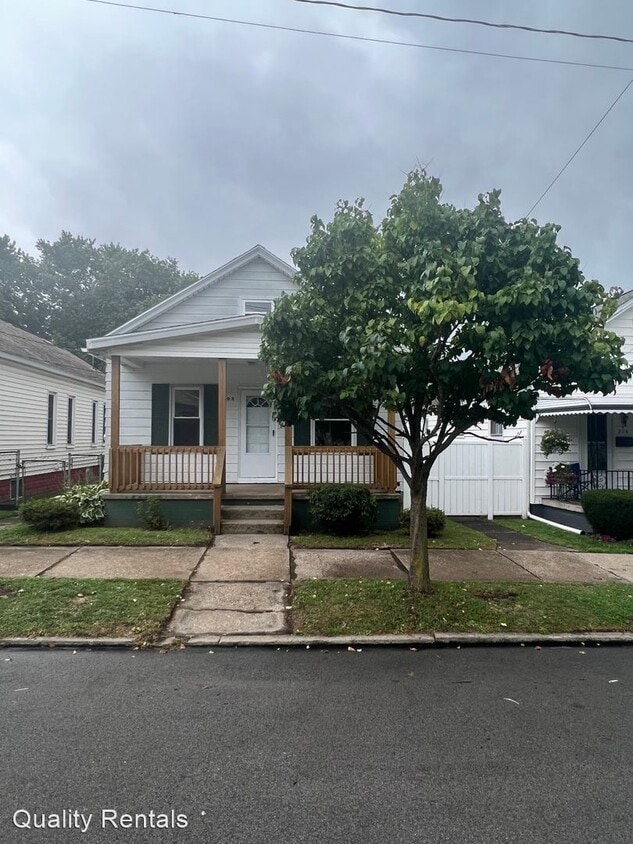 4 br, 1 bath House 208 WALLACE ST House Rental in Erie, PA