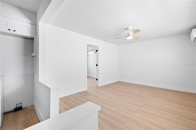 Foto del edificio - 13388 1st St E