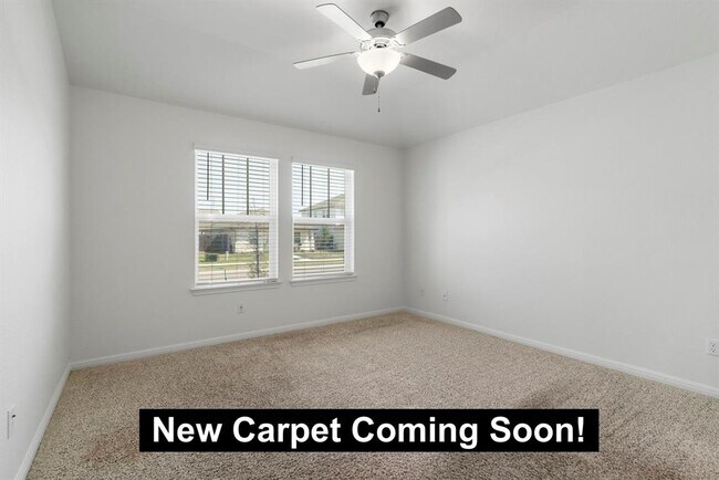 Foto del edificio - 121 Oakdale Meadows Ln