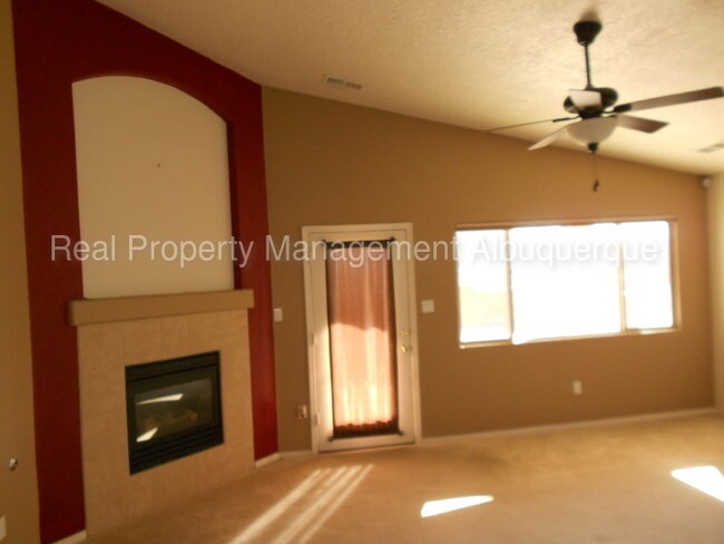 Building Photo - 2128 Las Brisas Cir SE