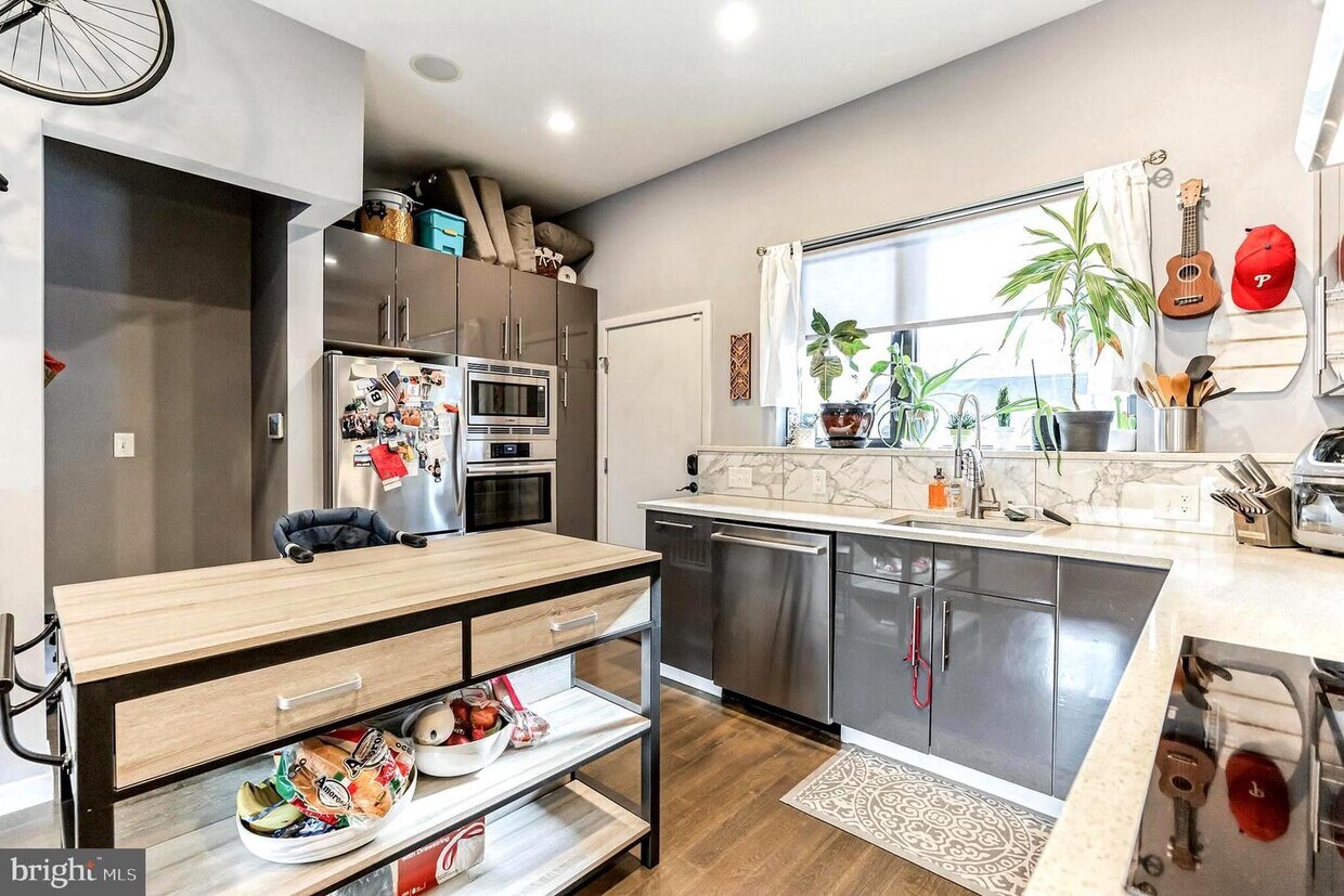 1803 S Bancroft St, Philadelphia, PA 19145 Townhouse for Rent in