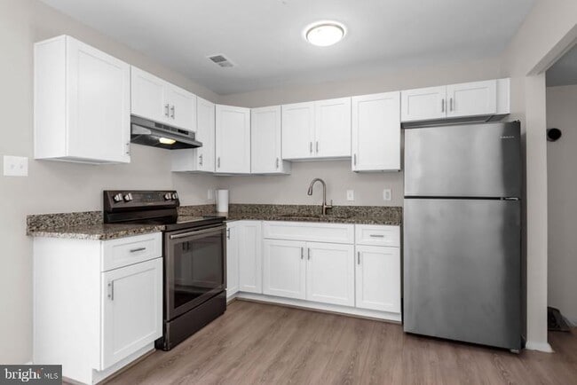 Foto del edificio - 45 Heritage Ct