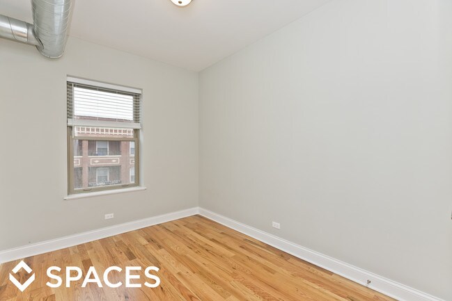Building Photo - 637 E 49th St