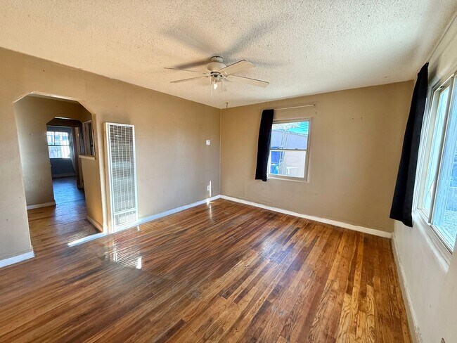 Foto del edificio - 472 60th St NW