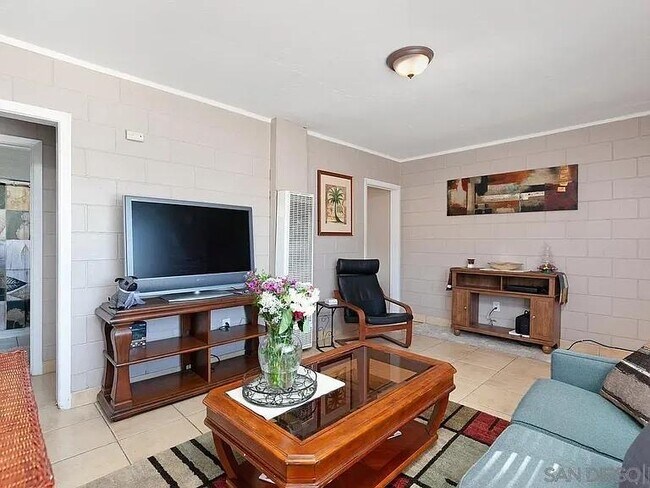 Foto del edificio - 1380 Grove Ave