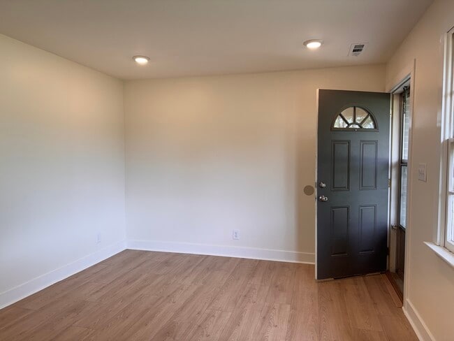 Sala de estar - 4362 Cato Rd