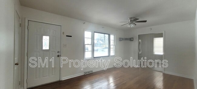 Building Photo - 1907 Apex Pl