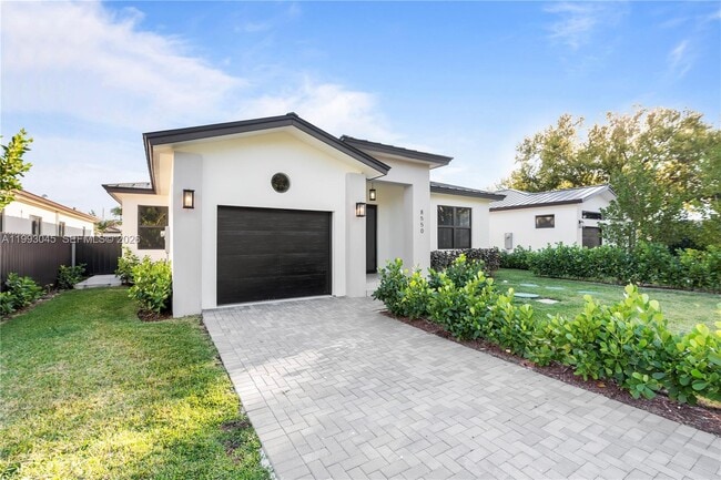 Foto del edificio - 8570 SW 198th St