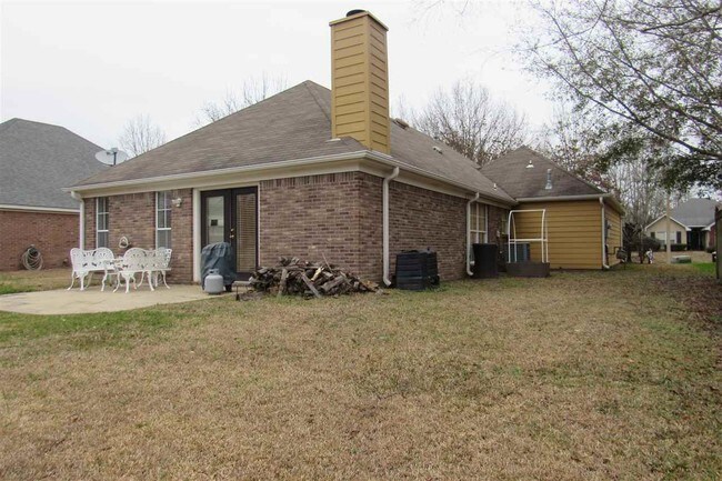 Building Photo - 502 Brookstone Dr
