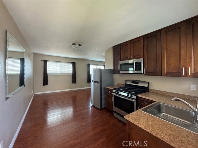 Foto principal - 11115 Slater Ave