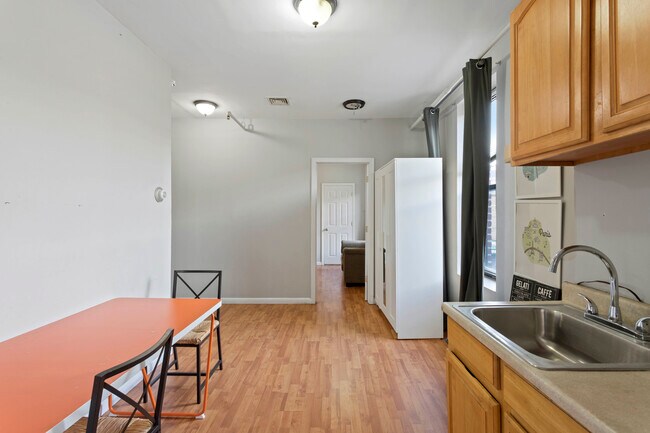 Building Photo - 1304 38th St