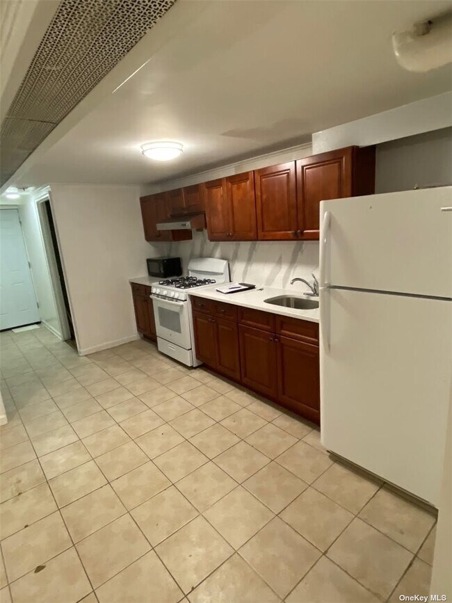 Foto del edificio - 85-25 75th St