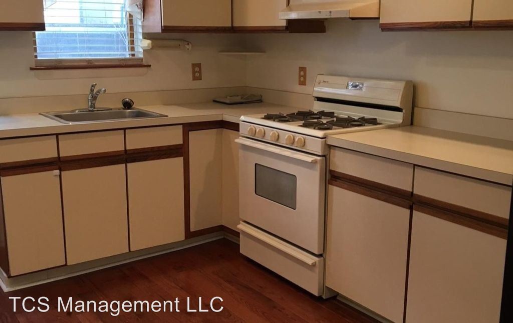 Foto principal - 3 br, 1 bath House - 2237 S. Hicks St.