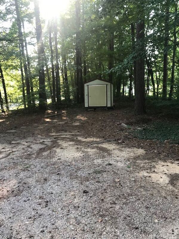 Foto del edificio - 623 Dr Parrott Rd