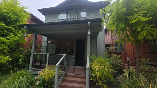 Building Photo - Newer 3-bedroom, two-story home located ju...