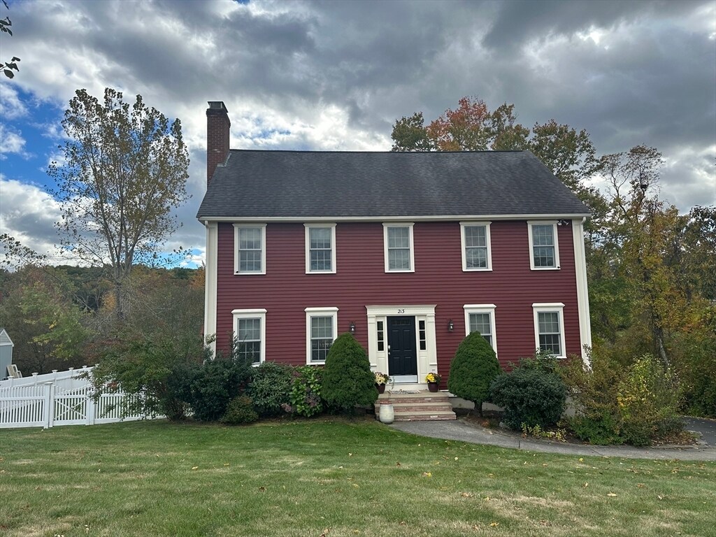 Primary Photo - 213 Main St