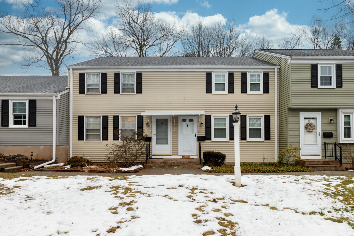 39 Gayfeather Ln, Glastonbury, CT 06033 Townhome Rentals in Glastonbury CT
