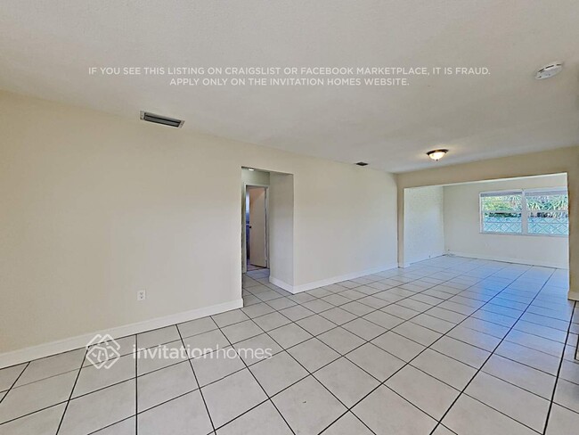 Foto del edificio - 10641 NW 27th Ct