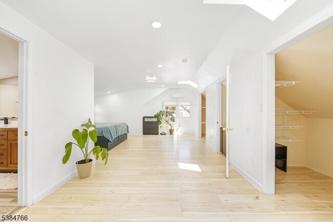 Foto del edificio - 425 Brook Ct